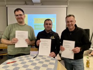 Unterschrift Bürgermeister Heuer und Ersu mit Richter