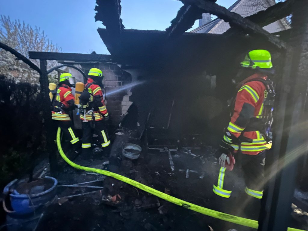 Feuer Dedenhausen Schuppen