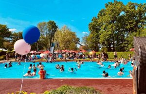 Freibad Hänigsen pool mit Kinder
